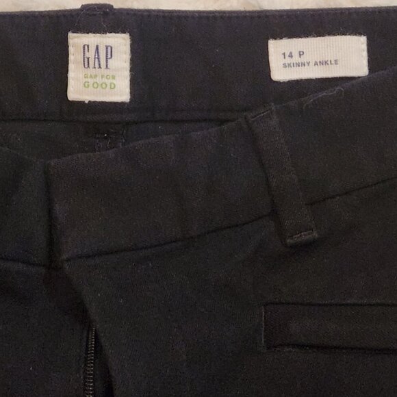 Gap Women's (Size 14 P/Black) Skinny Ankle Pants with Eyelet Embroidery - Picture 3 of 5